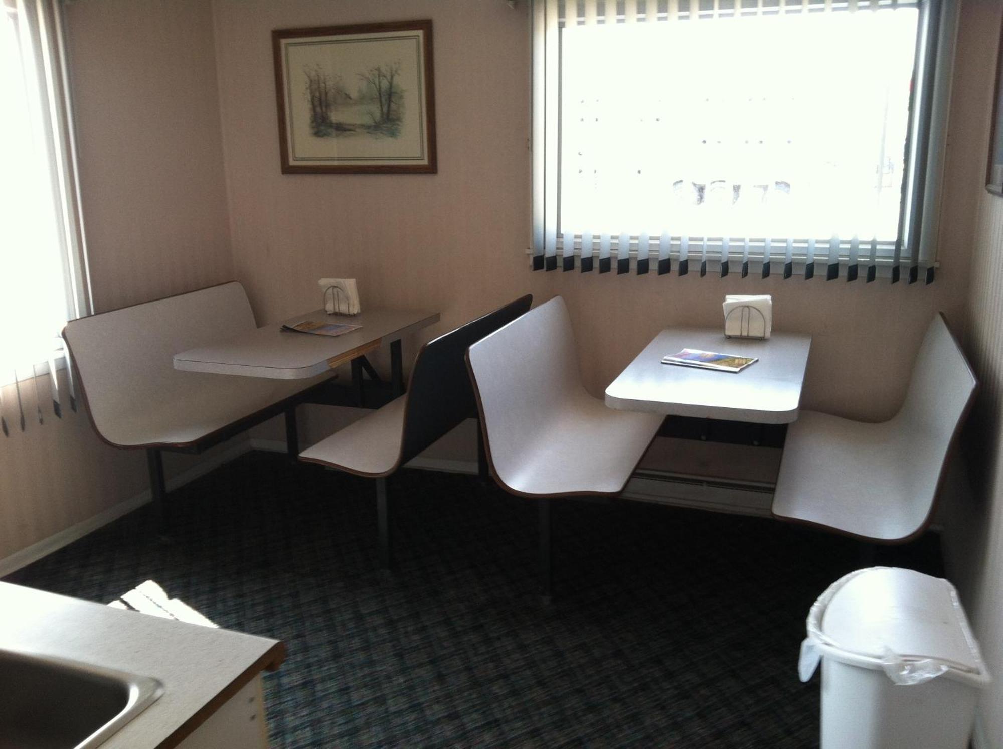 Brooks Motel Norton Extérieur photo