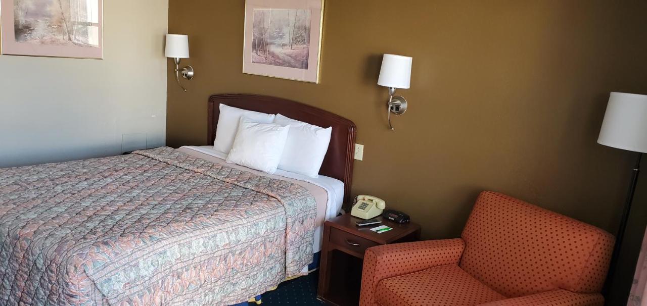 Brooks Motel Norton Extérieur photo