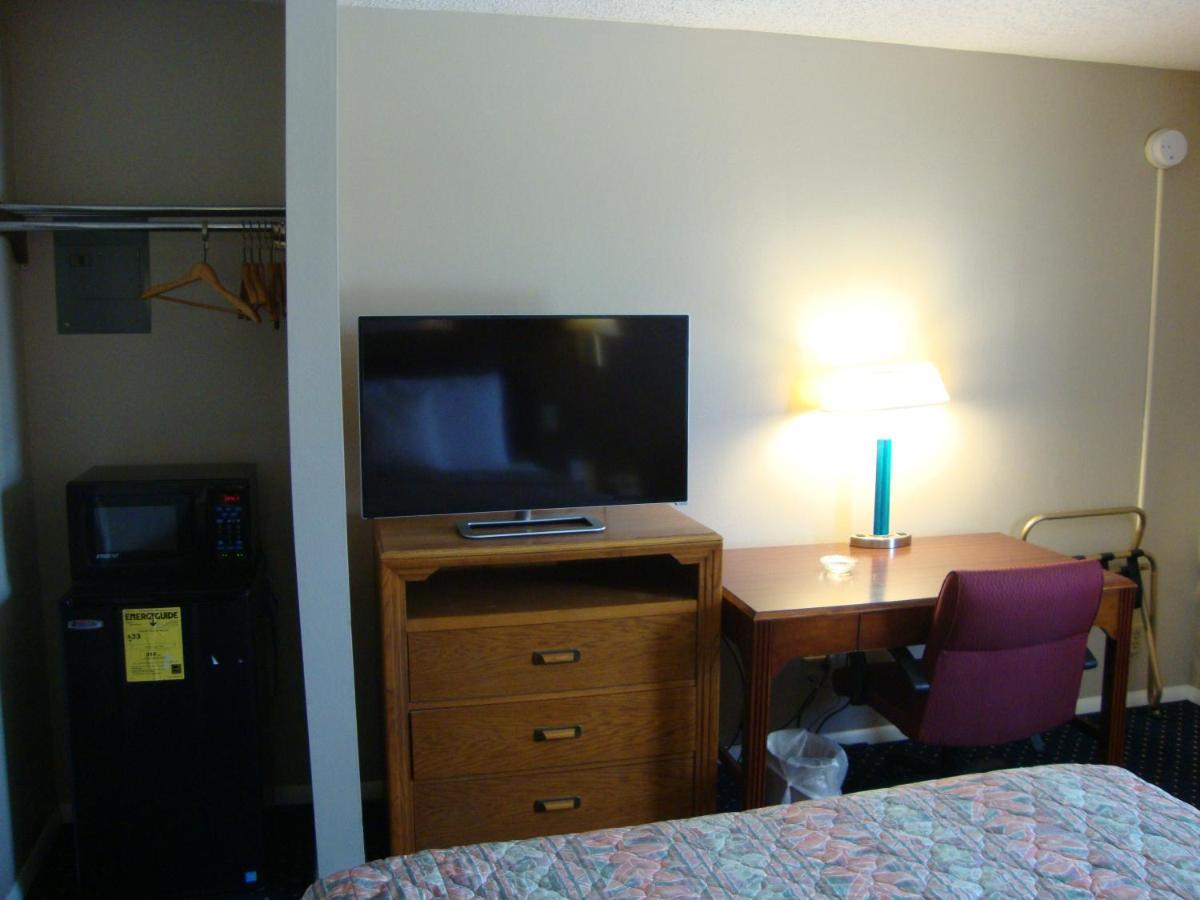 Brooks Motel Norton Extérieur photo