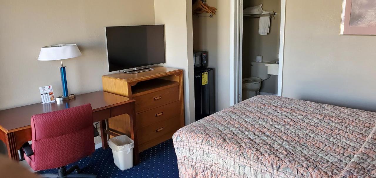 Brooks Motel Norton Extérieur photo